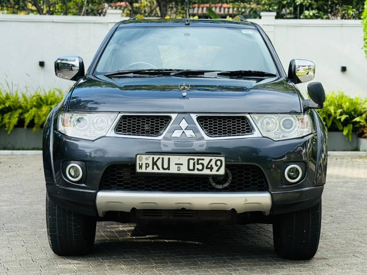 Image Mitsubishi Montero Sport 2012