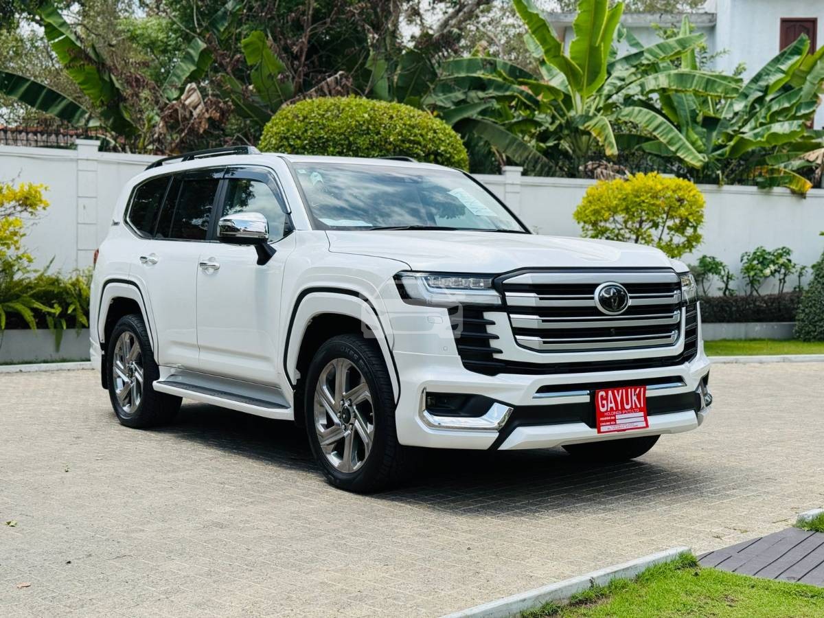 Image Toyota Land Cruiser Sahara Modelista 2024